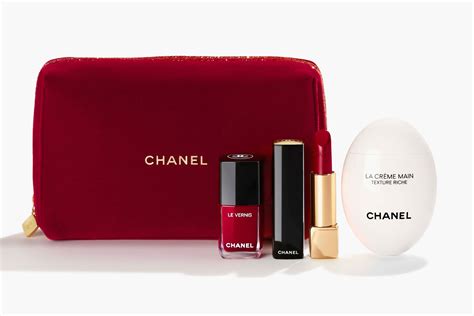 chanel gift bag|chanel christmas 2020 gift sets.